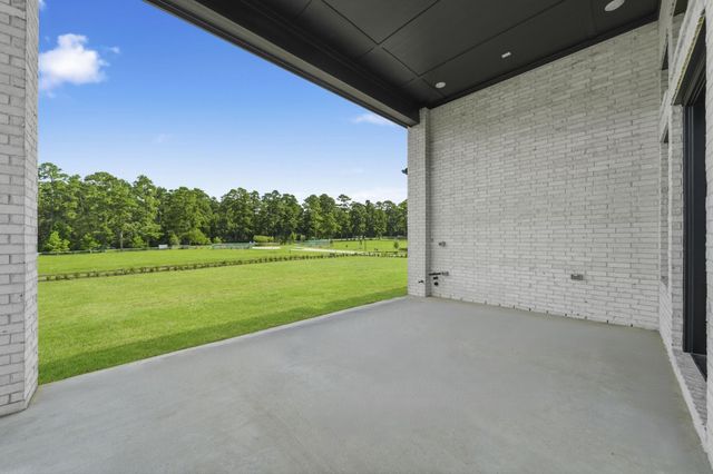 104 Bentwood Meadow Lane, Montgomery, TX 77356