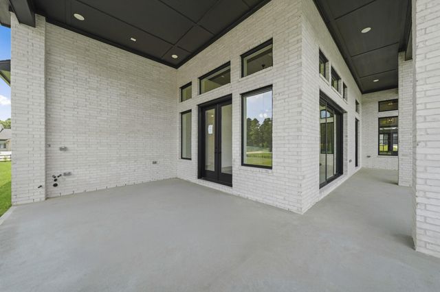 104 Bentwood Meadow Lane, Montgomery, TX 77356