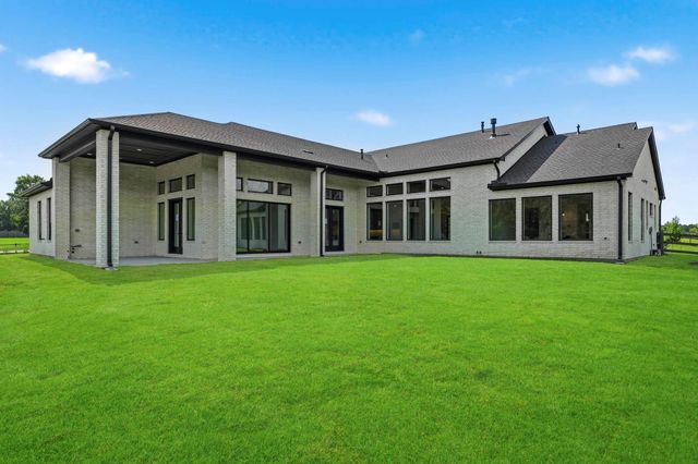 104 Bentwood Meadow Lane, Montgomery, TX 77356