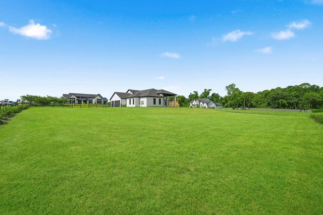104 Bentwood Meadow Lane, Montgomery, TX 77356