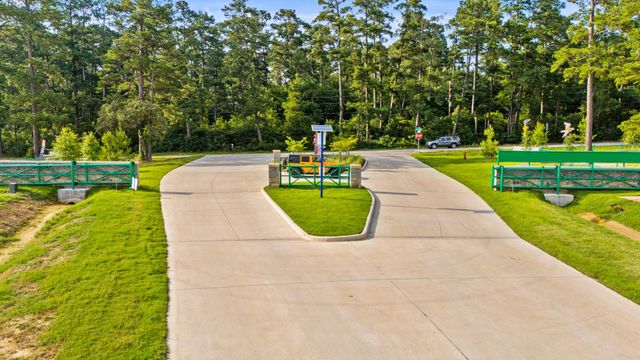 104 Bentwood Meadow Lane, Montgomery, TX 77356