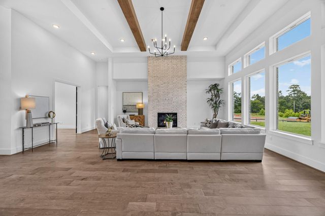 104 Bentwood Meadow Lane, Montgomery, TX 77356
