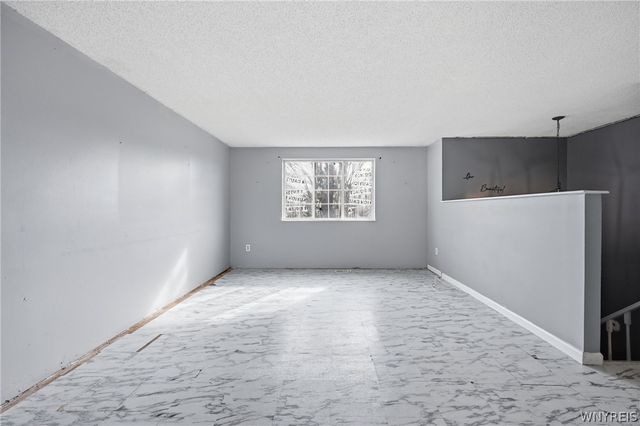 6954 Academy Lane, Lockport Town, NY 14094