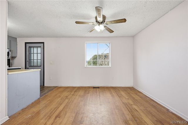 6954 Academy Lane, Lockport Town, NY 14094