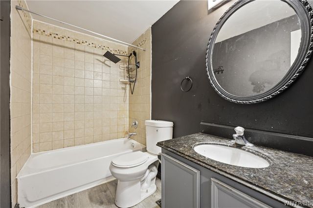 6954 Academy Lane, Lockport Town, NY 14094