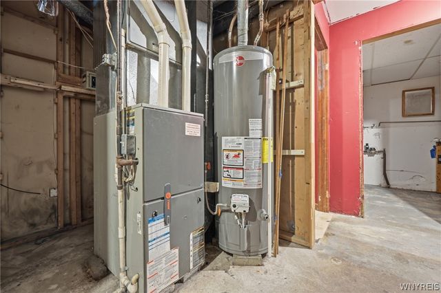 6954 Academy Lane, Lockport Town, NY 14094