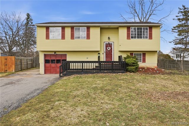 6954 Academy Lane, Lockport Town, NY 14094