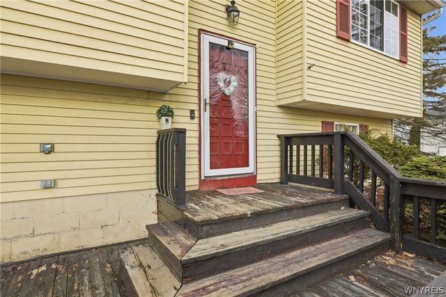 6954 Academy Lane, Lockport Town, NY 14094