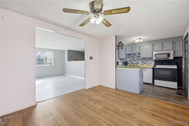 6954 Academy Lane, Lockport Town, NY 14094