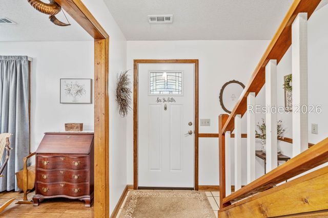 32 W Cedar Rd, St Helena Island, SC 29920