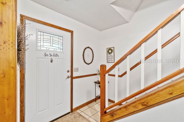32 W Cedar Rd, St Helena Island, SC 29920
