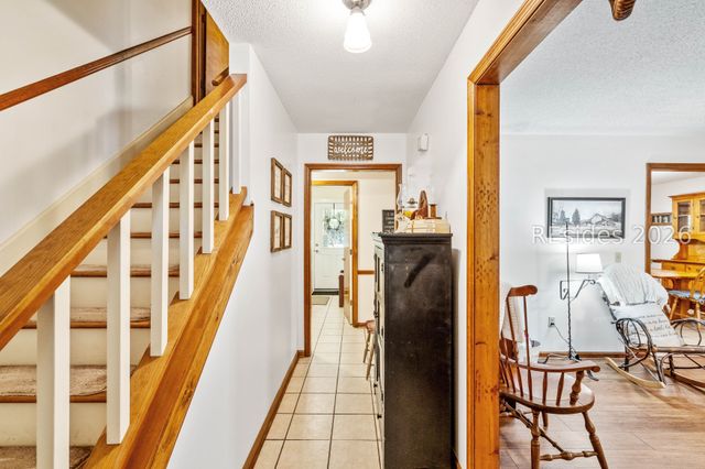 32 W Cedar Rd, St Helena Island, SC 29920