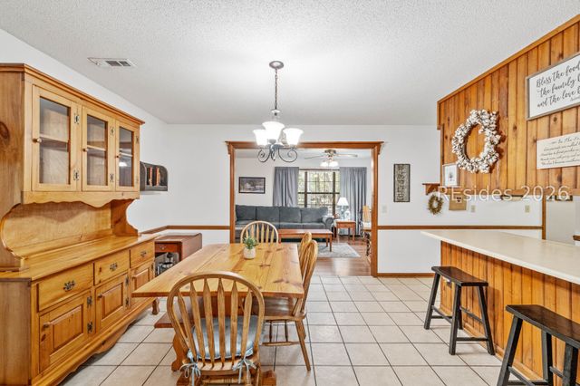 32 W Cedar Rd, St Helena Island, SC 29920