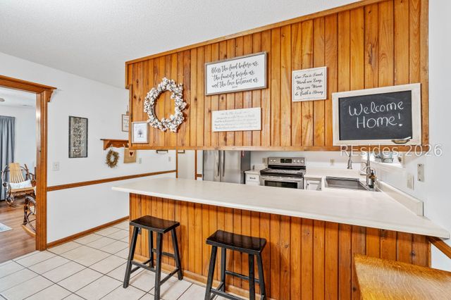 32 W Cedar Rd, St Helena Island, SC 29920