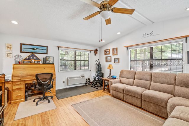 32 W Cedar Rd, St Helena Island, SC 29920