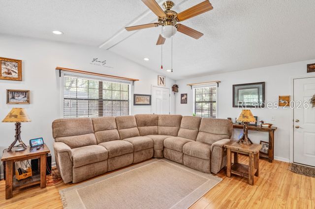 32 W Cedar Rd, St Helena Island, SC 29920