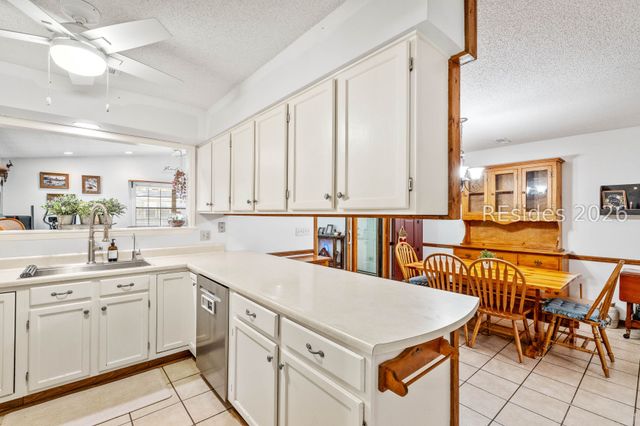 32 W Cedar Rd, St Helena Island, SC 29920
