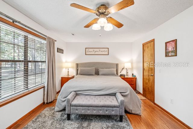 32 W Cedar Rd, St Helena Island, SC 29920