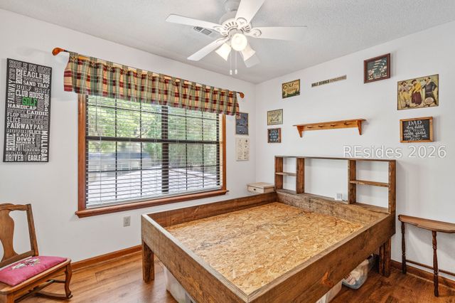 32 W Cedar Rd, St Helena Island, SC 29920