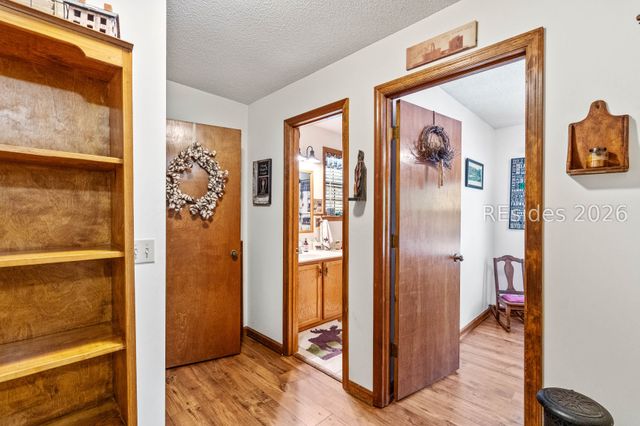 32 W Cedar Rd, St Helena Island, SC 29920