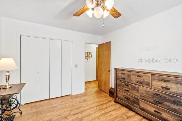 32 W Cedar Rd, St Helena Island, SC 29920