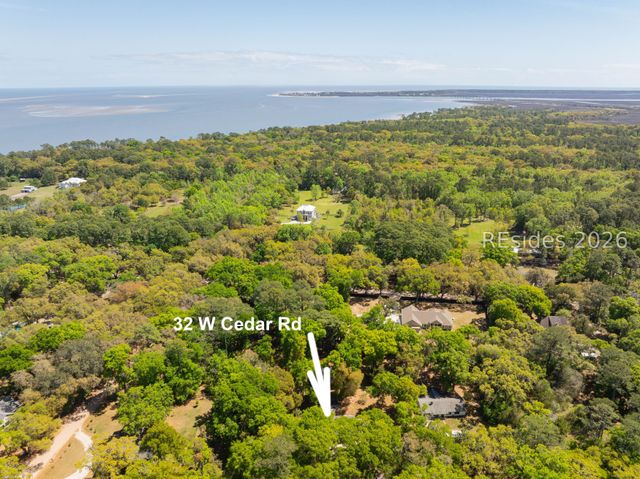 32 W Cedar Rd, St Helena Island, SC 29920