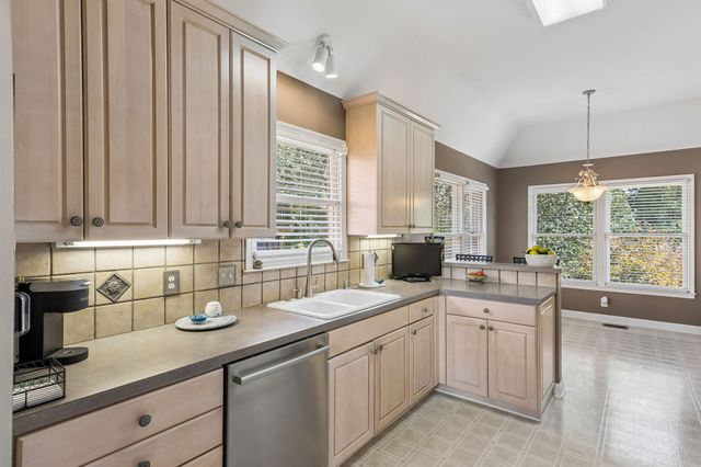 5553 Peninsula Park Lndg, Hermitage, TN 37076