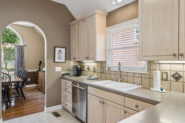 5553 Peninsula Park Lndg, Hermitage, TN 37076