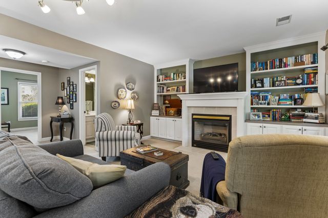 5553 Peninsula Park Lndg, Hermitage, TN 37076
