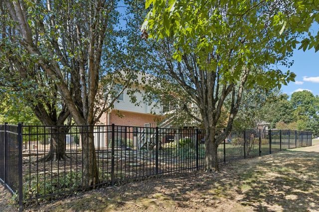 5553 Peninsula Park Lndg, Hermitage, TN 37076