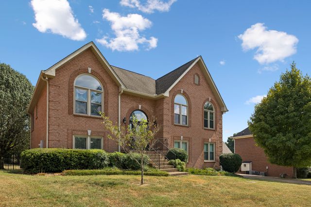 5553 Peninsula Park Lndg, Hermitage, TN 37076