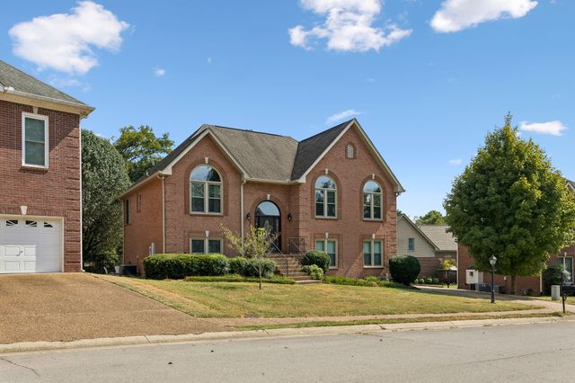 5553 Peninsula Park Lndg, Hermitage, TN 37076