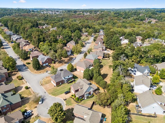 5553 Peninsula Park Lndg, Hermitage, TN 37076