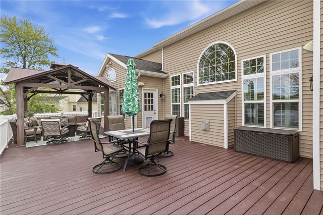 100 Triple Diamond, Penfield, NY 14580