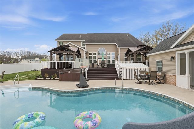 100 Triple Diamond, Penfield, NY 14580