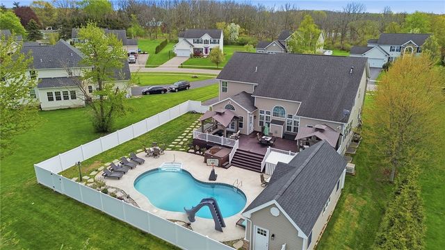 100 Triple Diamond, Penfield, NY 14580