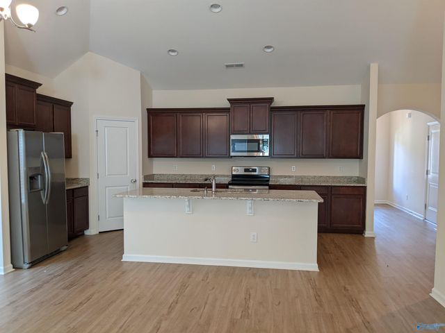 15040 Lakeside Trail, Huntsville, AL 35803