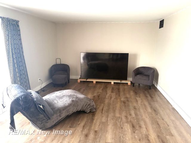 102 Provincial Court 40, Saginaw, MI 48638