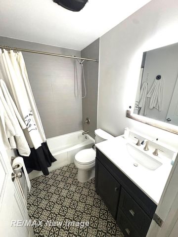 102 Provincial Court 40, Saginaw, MI 48638