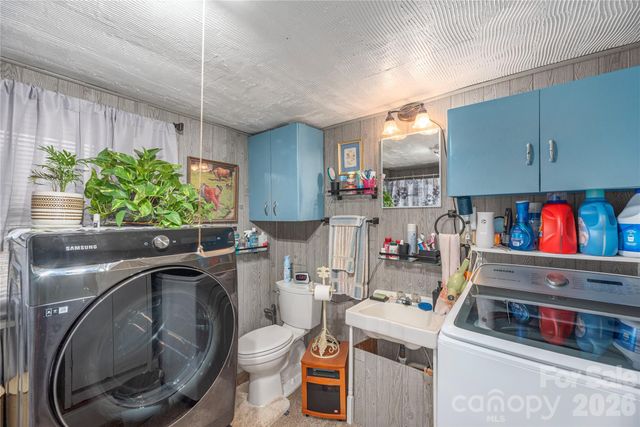 1496 Allens Creek Road, Waynesville, NC 28786