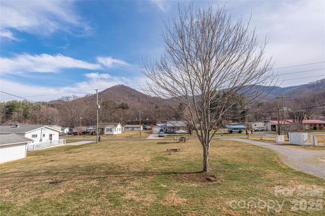 1496 Allens Creek Road, Waynesville, NC 28786