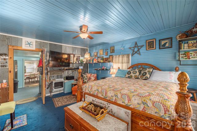 1496 Allens Creek Road, Waynesville, NC 28786