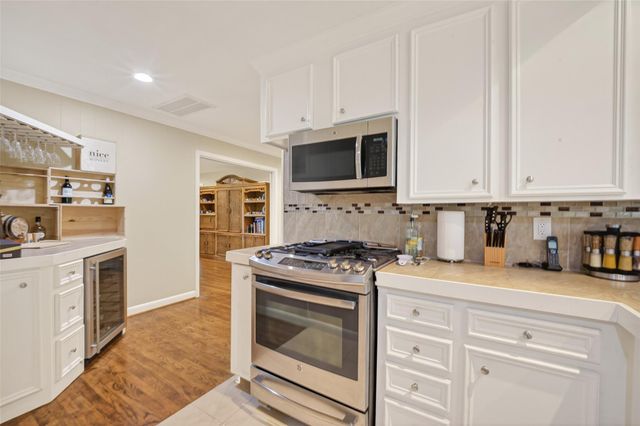 11230 Huggins Drive, Houston, TX 77035
