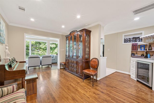 11230 Huggins Drive, Houston, TX 77035