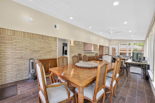 11230 Huggins Drive, Houston, TX 77035