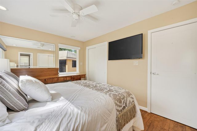 11230 Huggins Drive, Houston, TX 77035