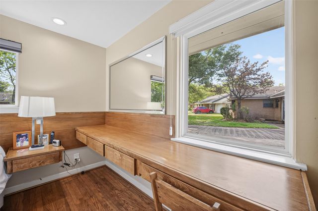 11230 Huggins Drive, Houston, TX 77035