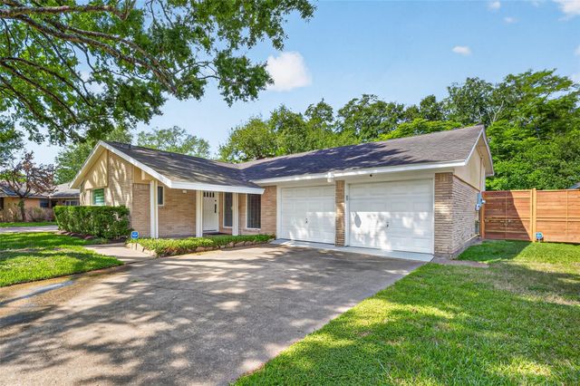 11230 Huggins Drive, Houston, TX 77035