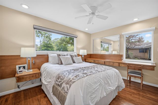 11230 Huggins Drive, Houston, TX 77035