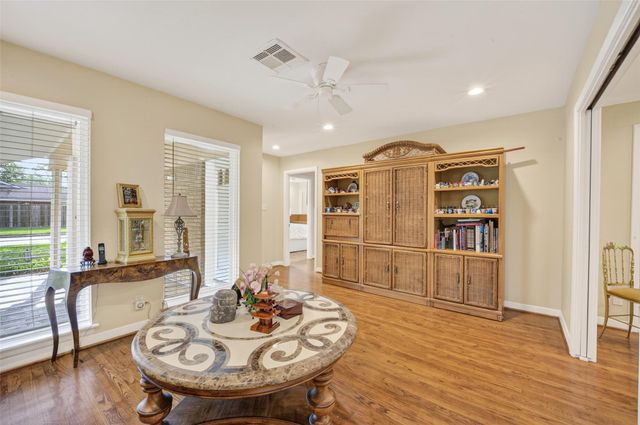 11230 Huggins Drive, Houston, TX 77035